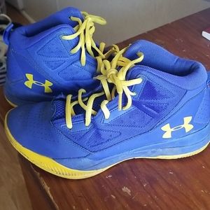 Boys basketball shoes